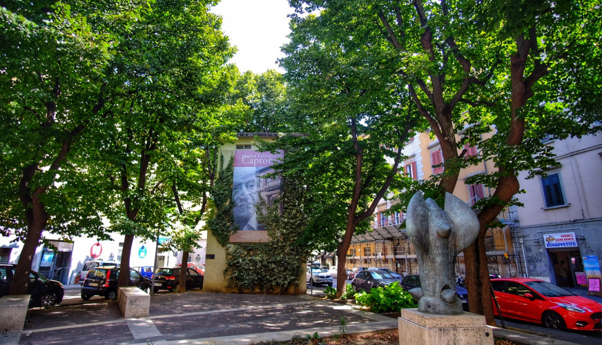 Piazza Giorgio Caproni, Flor de Chavin di Joaquìn Roca Rey